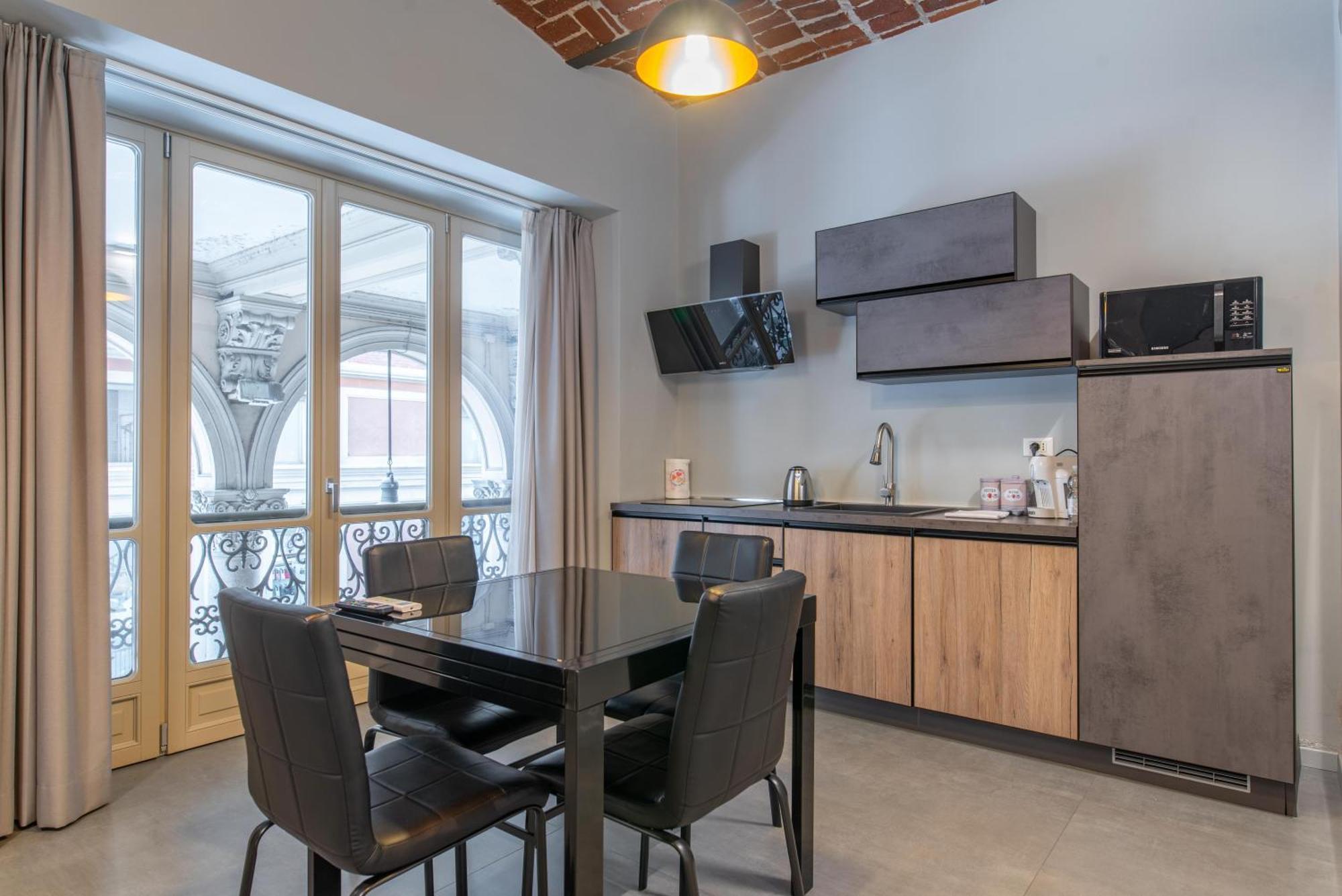 Suite & Queen Apartments 都灵 外观 照片